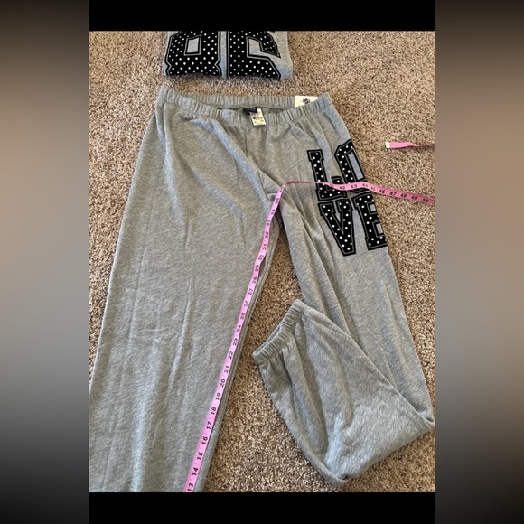 NWT Victoria’s Secret Pink Y2K Grey Sweatshirt and Joggers SET
size Large - Picture 11 of 12